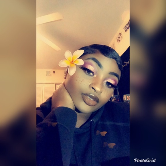 Meet your Posher, Rayvannia - Picture 1 of 1